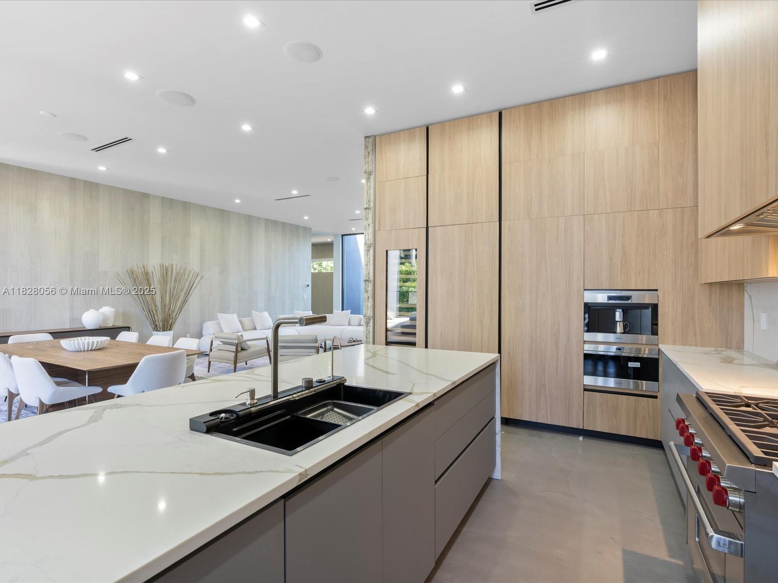 BISCAYNE HEIGHTS - Residential