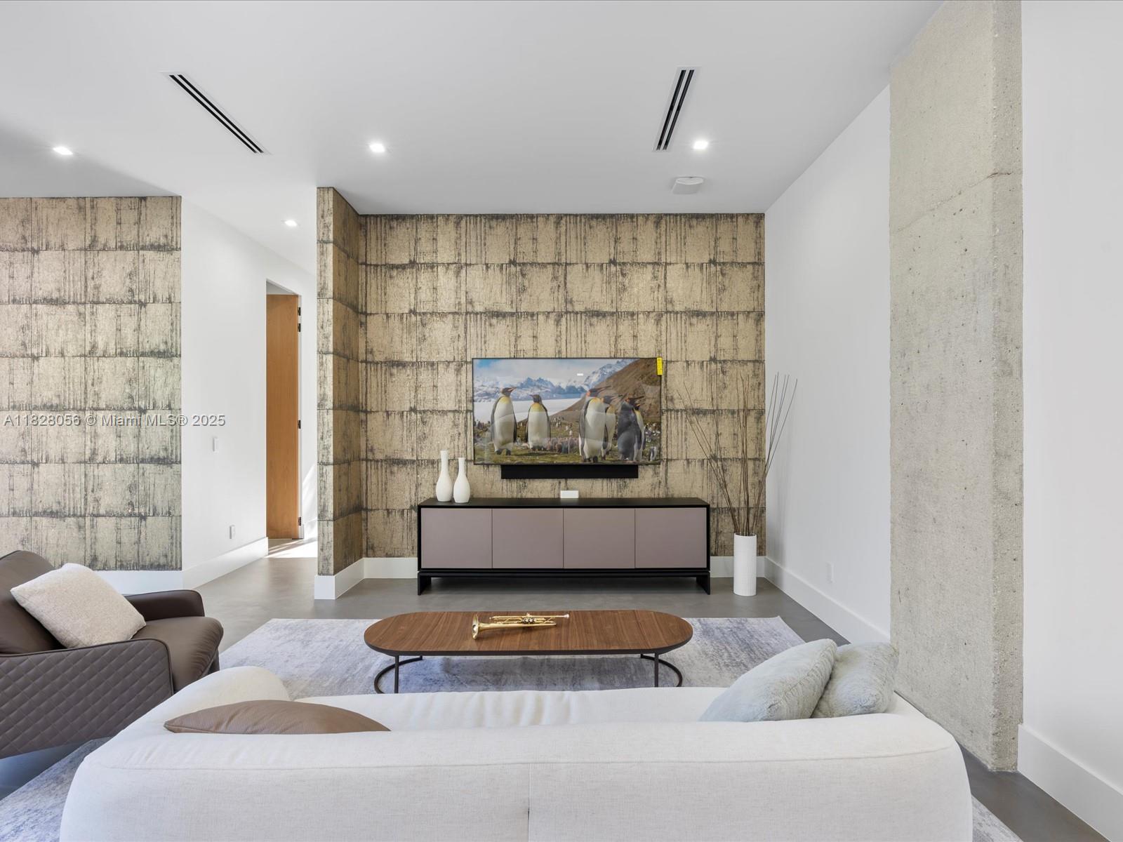 BISCAYNE HEIGHTS - Residential