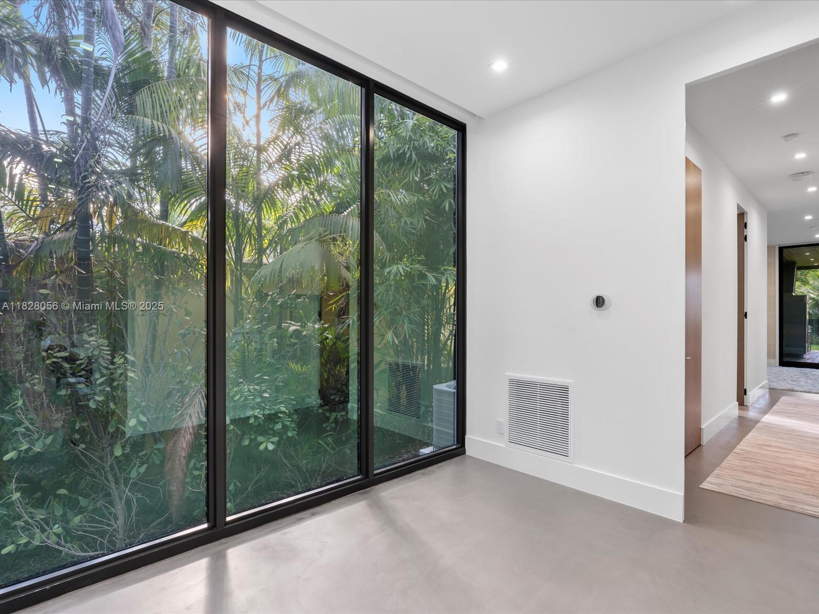 BISCAYNE HEIGHTS - Residential