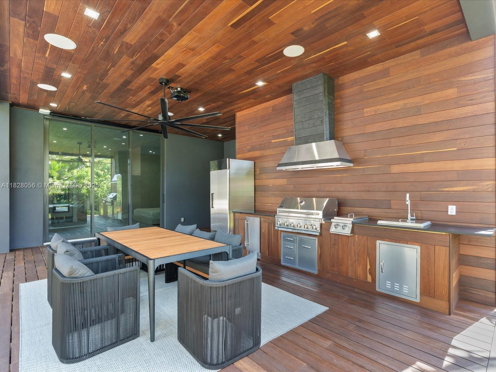 BISCAYNE HEIGHTS - Residential