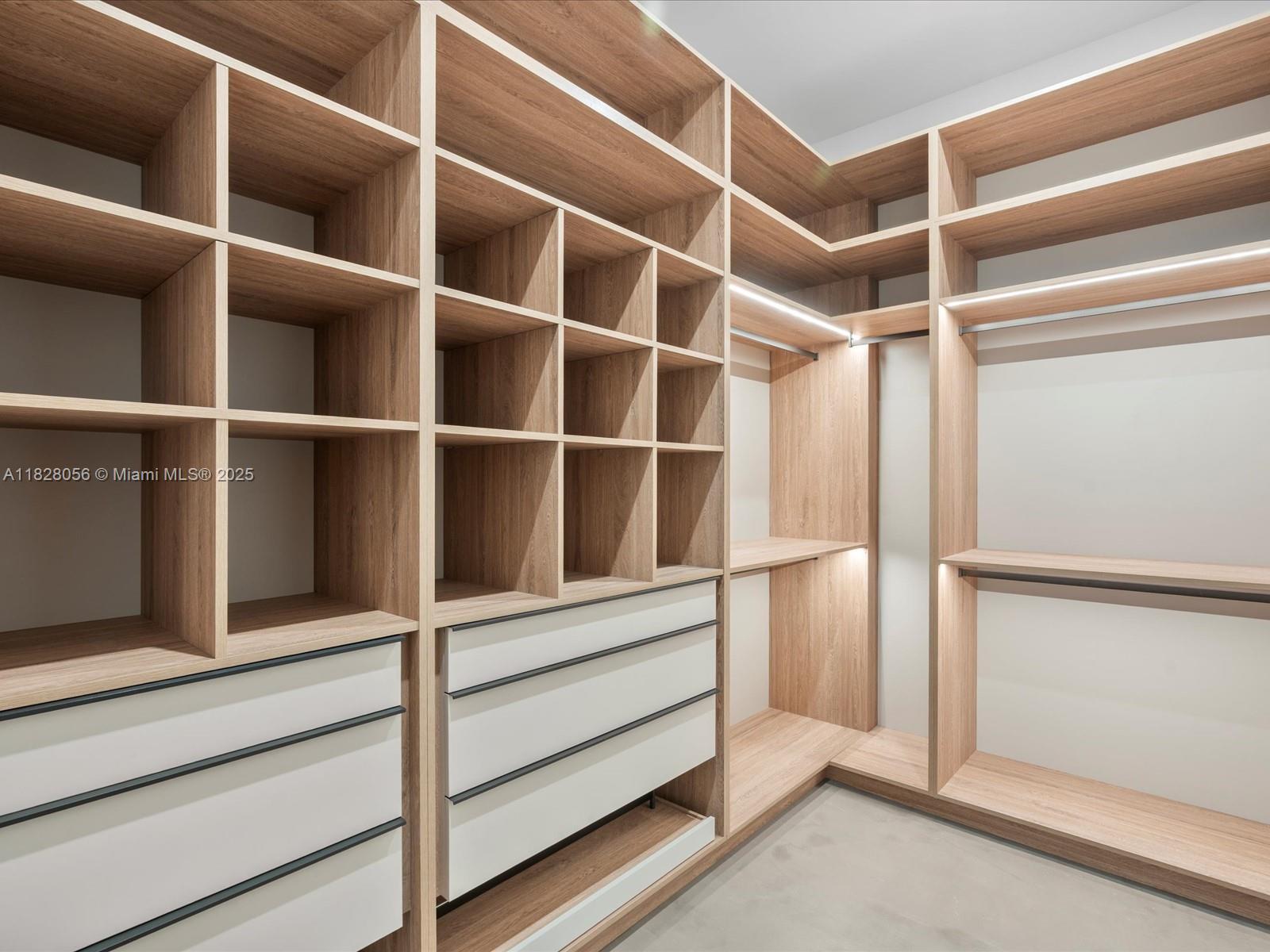 BISCAYNE HEIGHTS - Residential