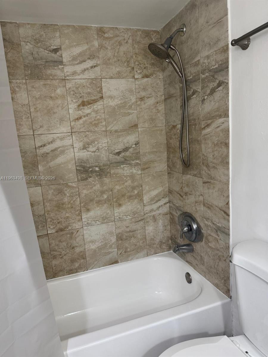 1401 NE 191st St D108