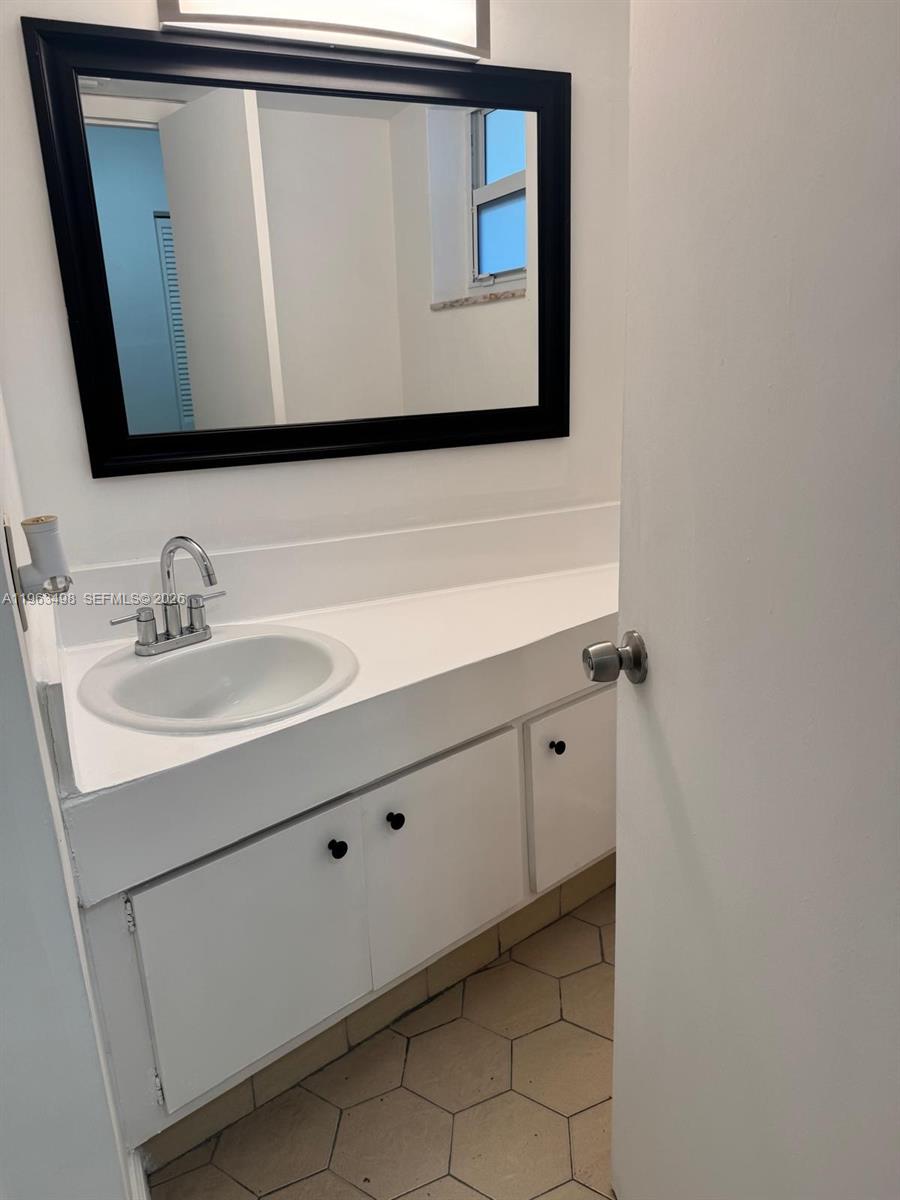 ROLLING GREEN CONDO D - Residential