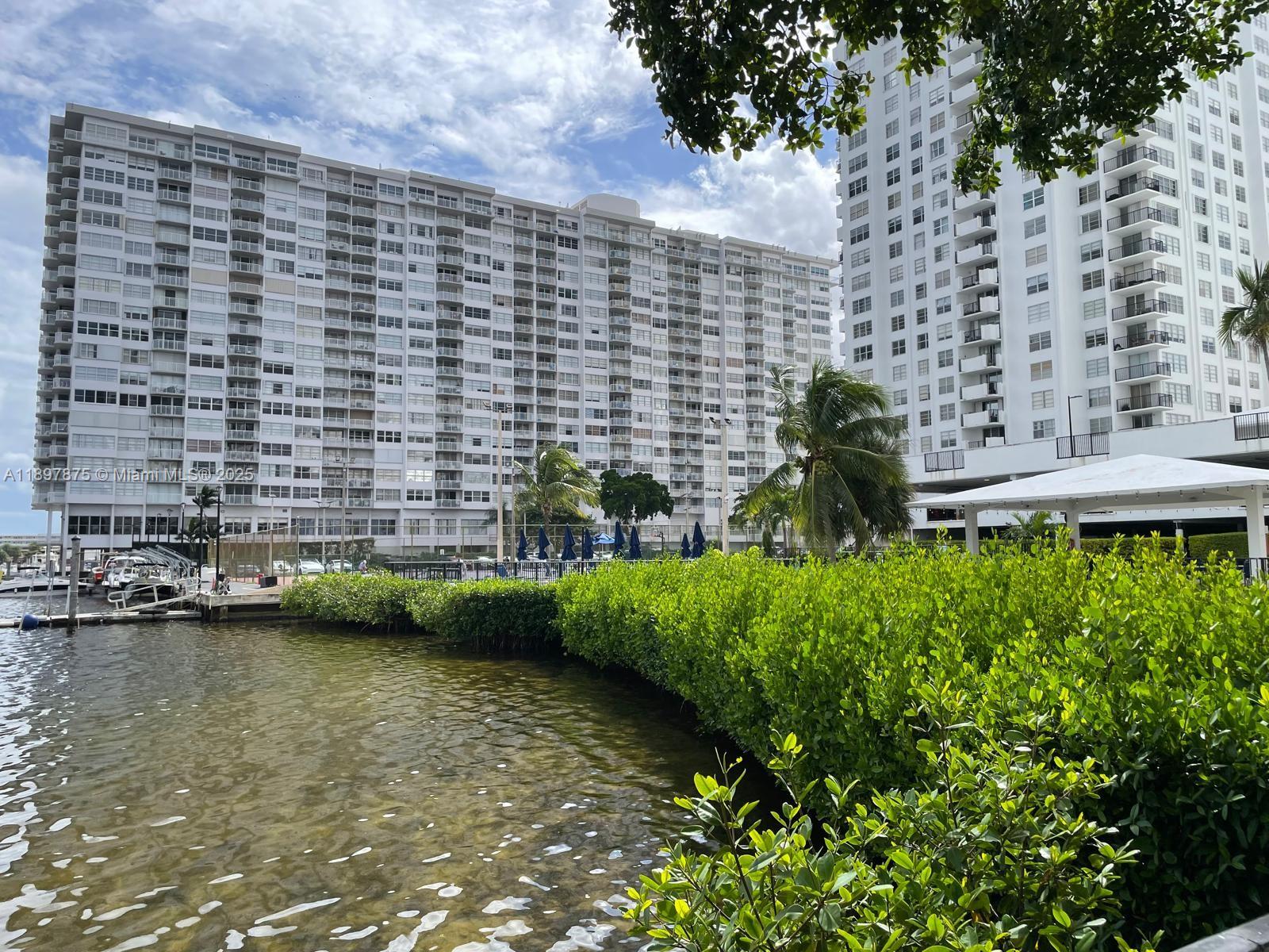 COMMODORE PLAZA CONDO - Residential Lease