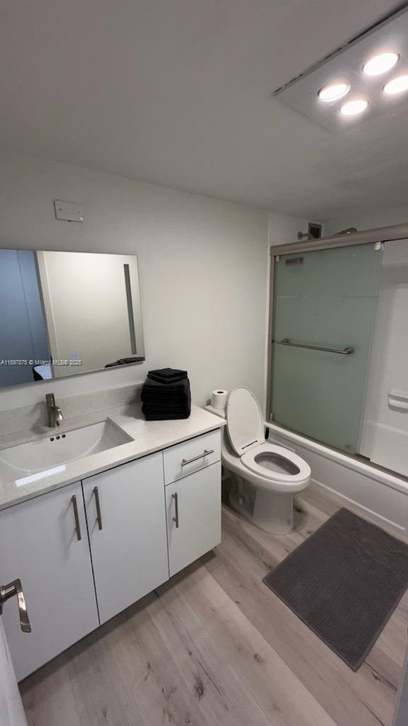 COMMODORE PLAZA CONDO - Residential Lease