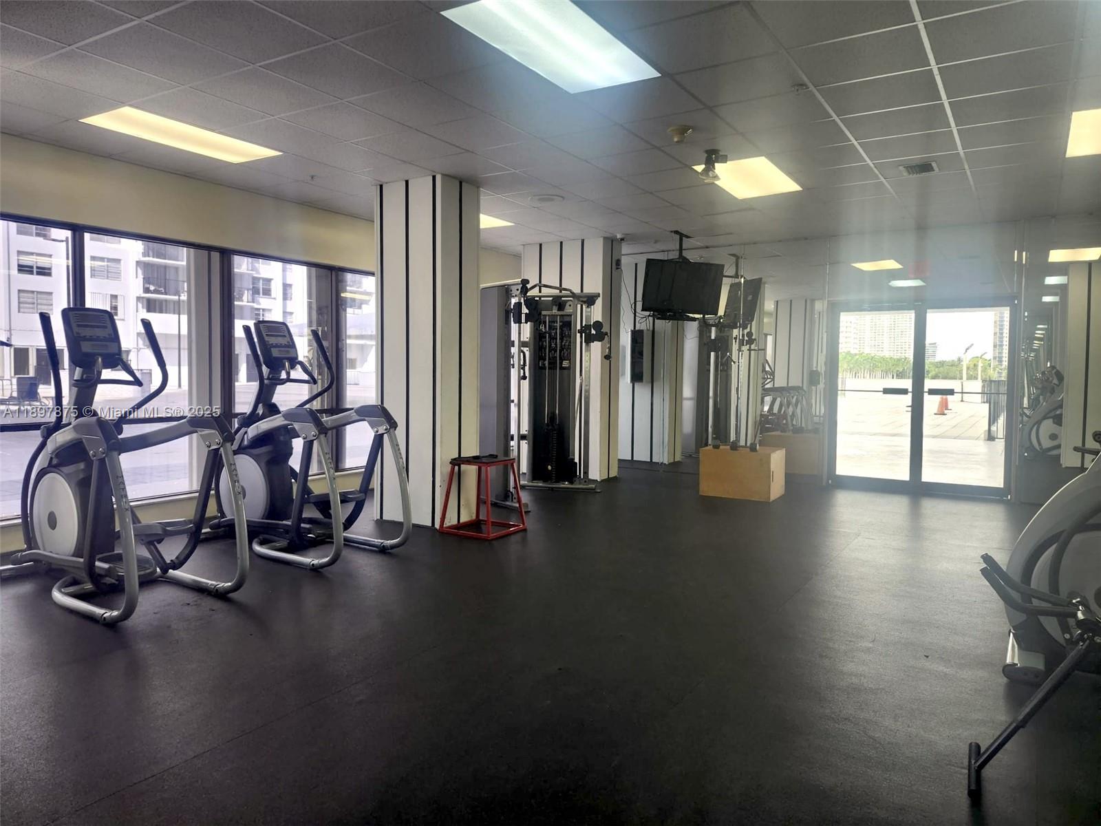 COMMODORE PLAZA CONDO - Residential Lease