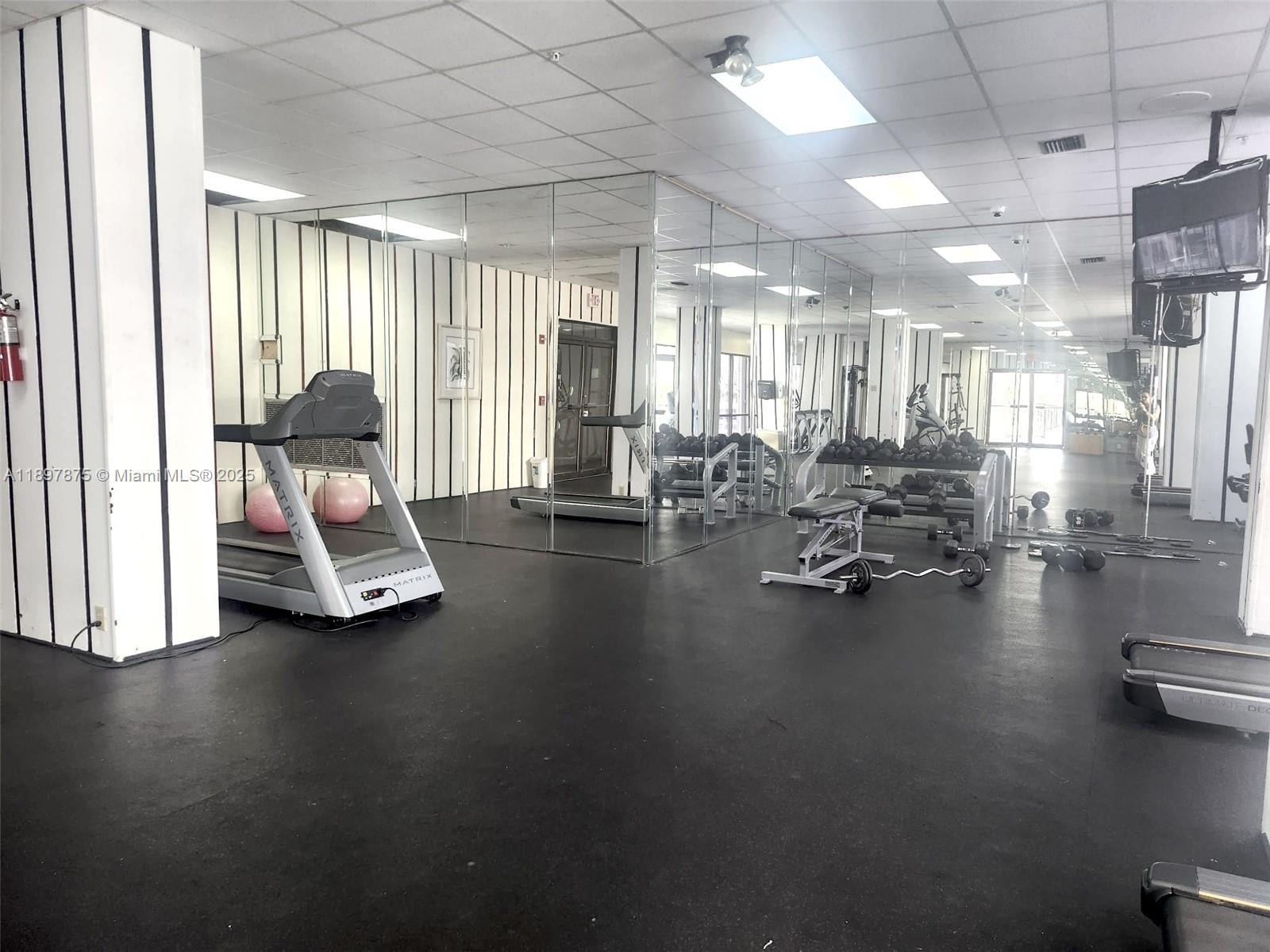 COMMODORE PLAZA CONDO - Residential Lease