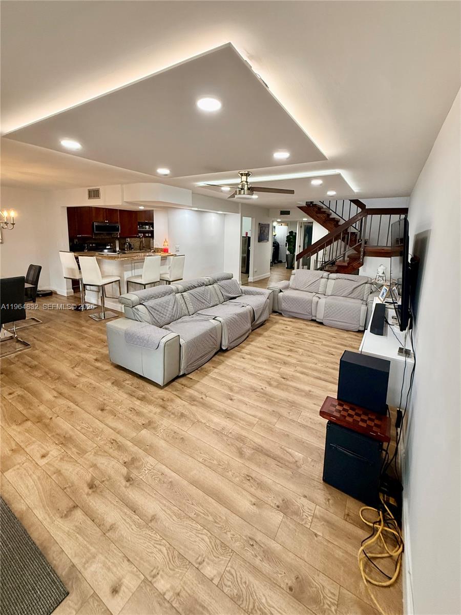 TRELLISES 4A CONDO - Residential