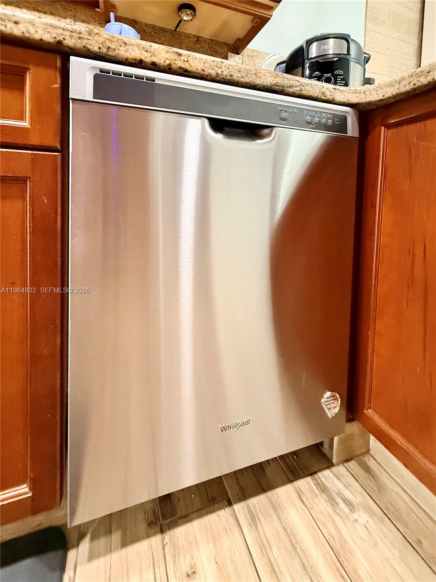 TRELLISES 4A CONDO - Residential