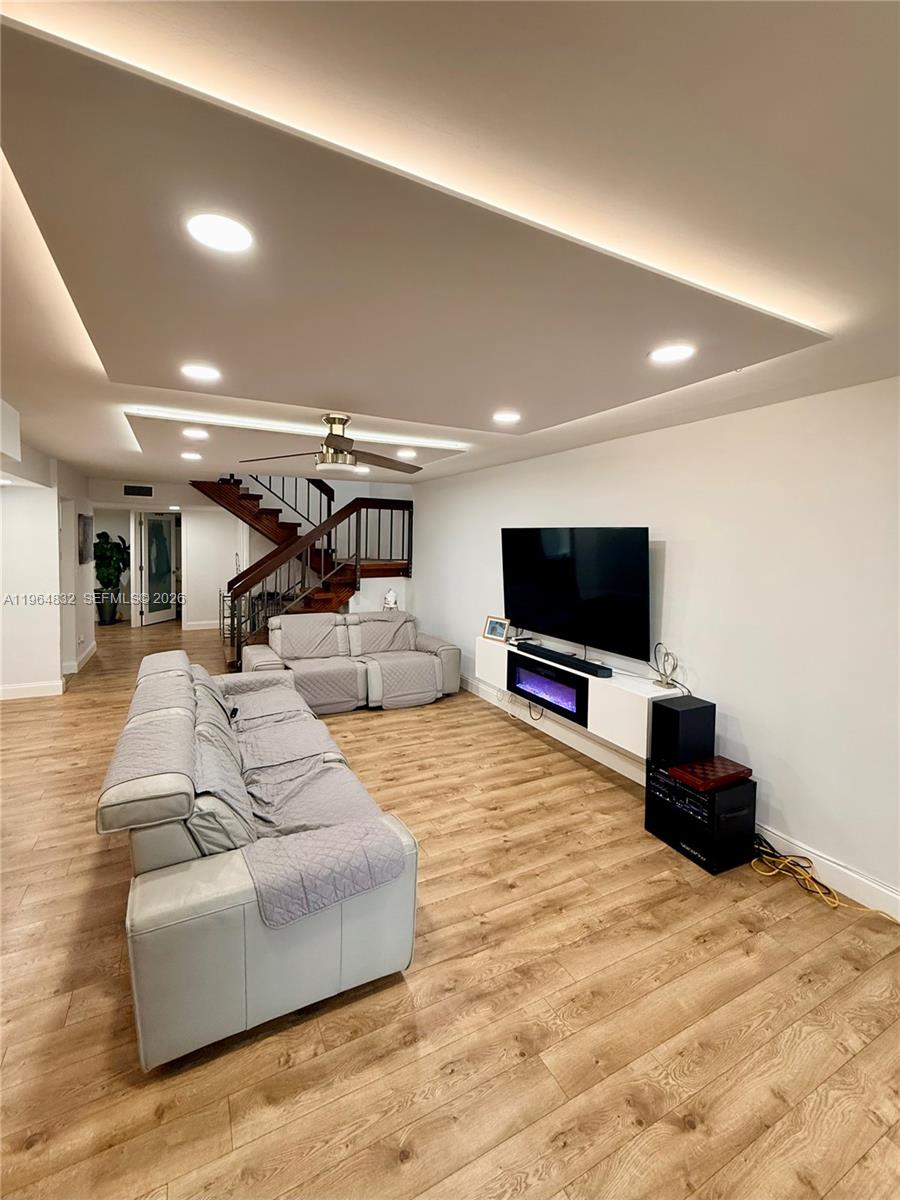 TRELLISES 4A CONDO - Residential