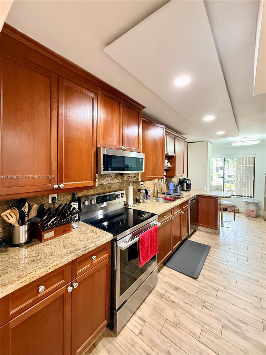 TRELLISES 4A CONDO - Residential