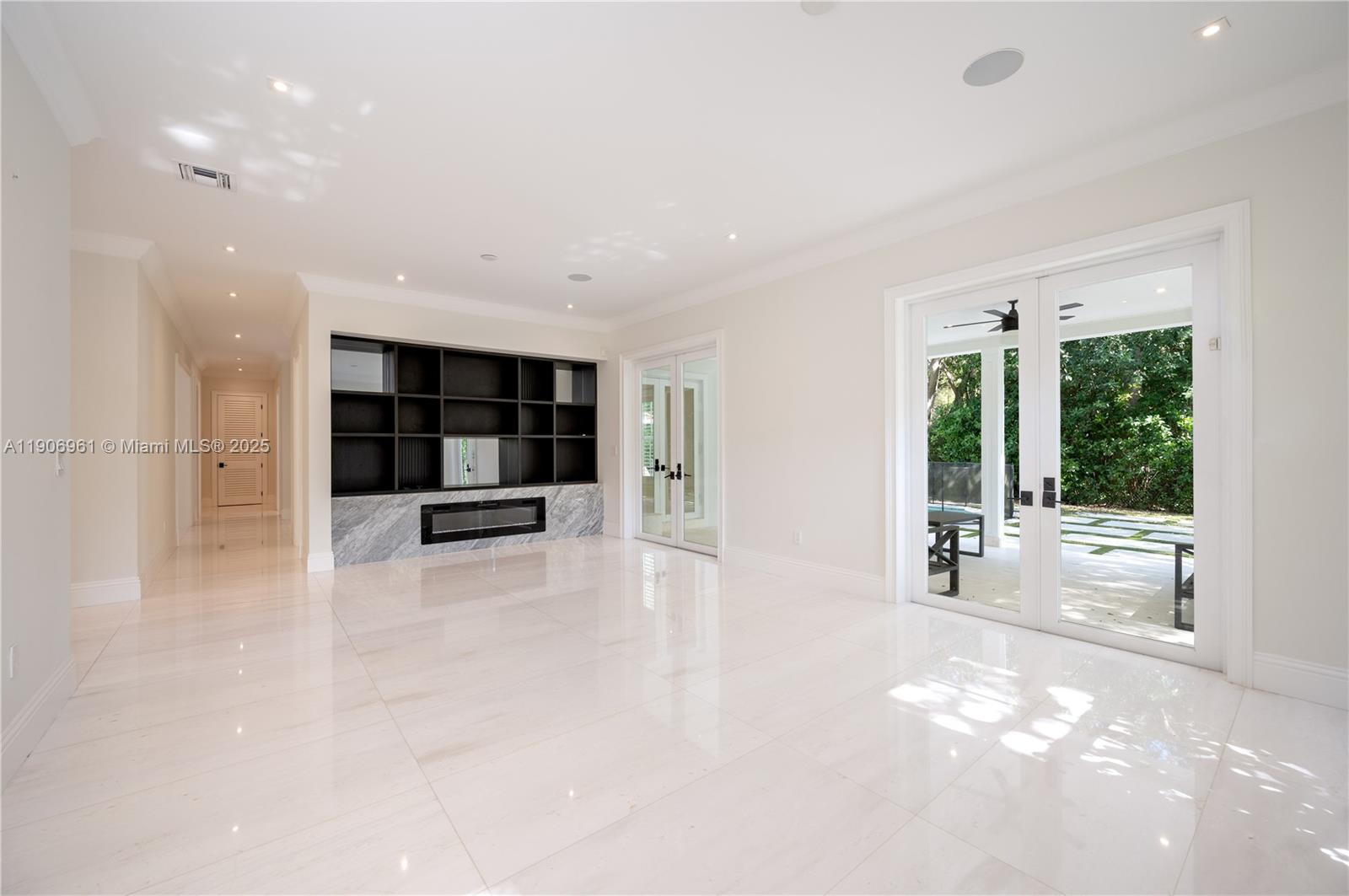 CUTLER OAKS ESTATES - Residential