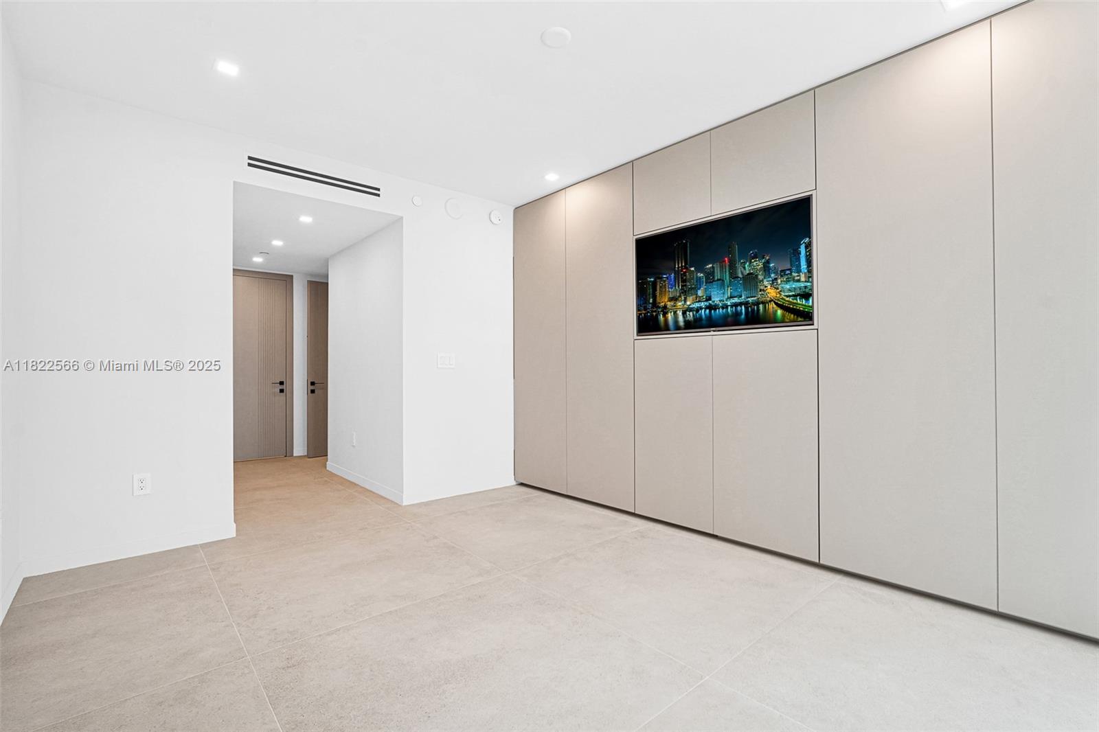 Diplomat Residences - Residential Lease