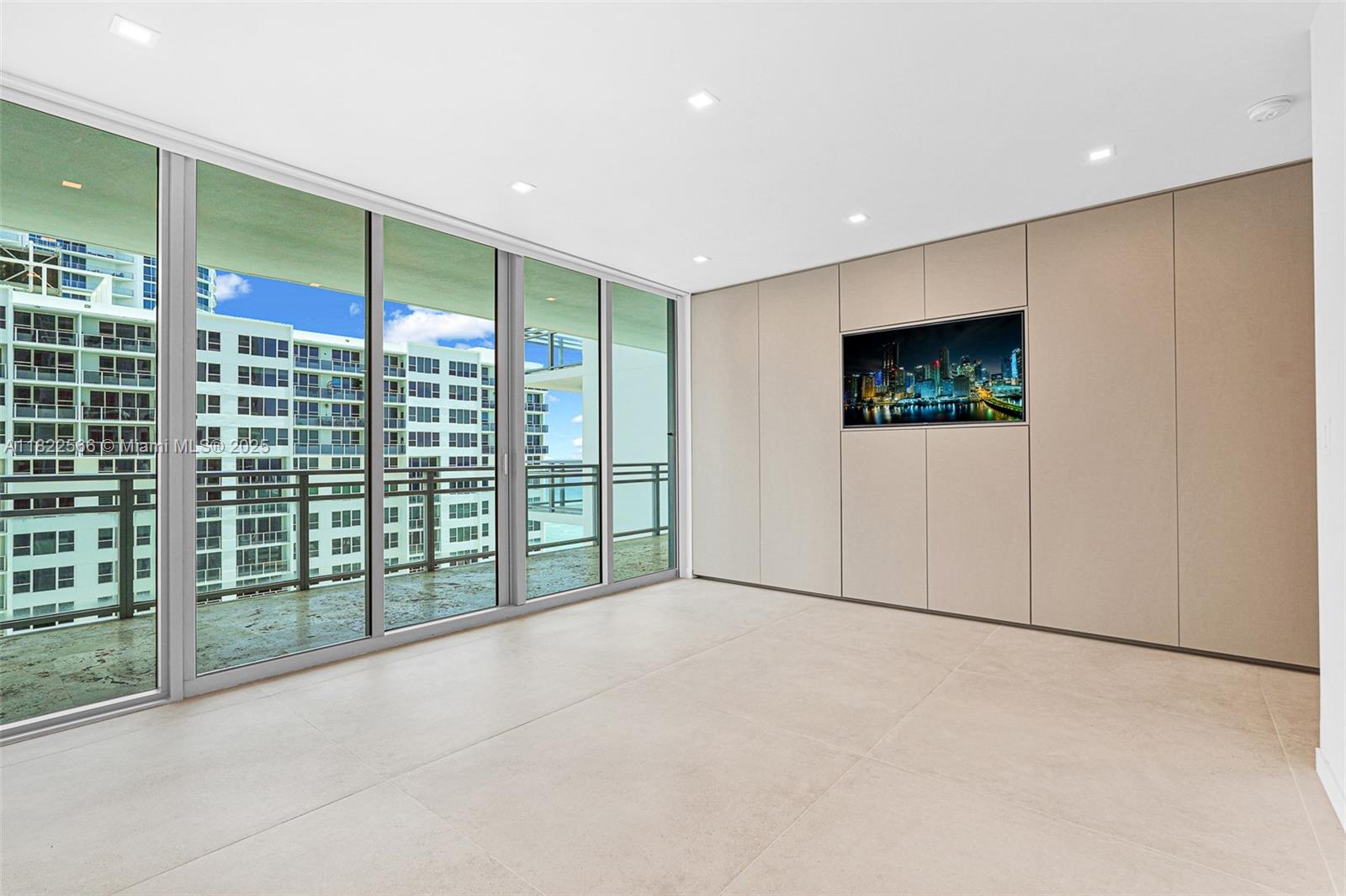 Diplomat Residences - Residential Lease