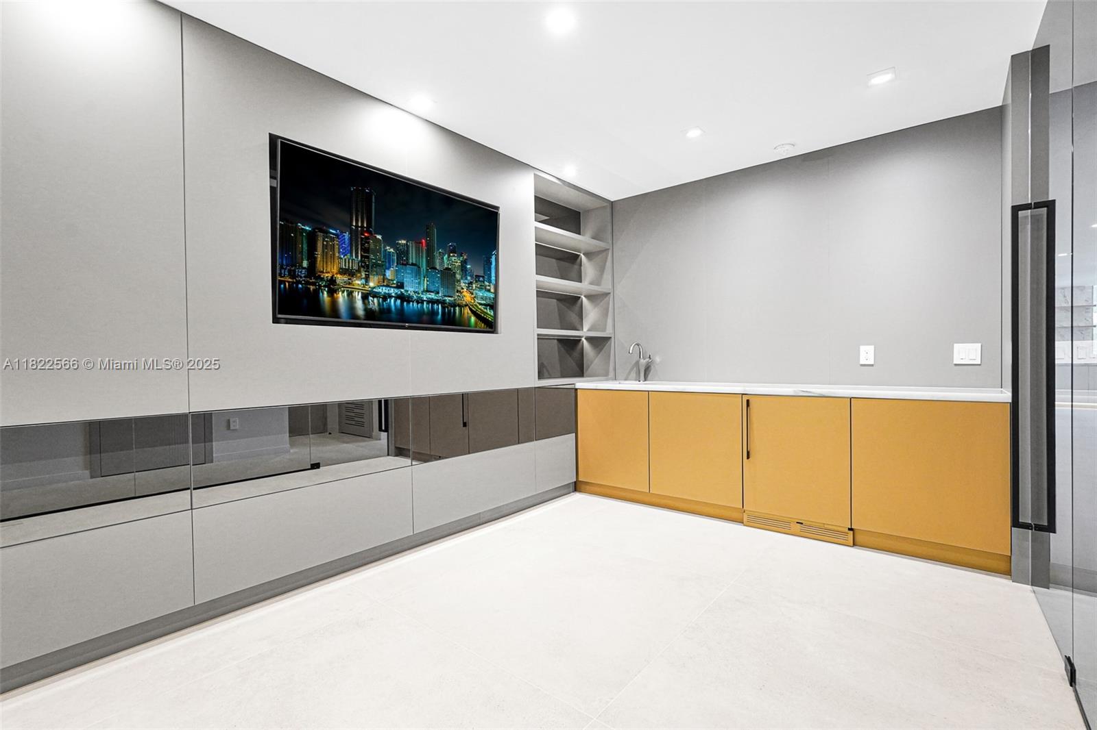 Diplomat Residences - Residential Lease