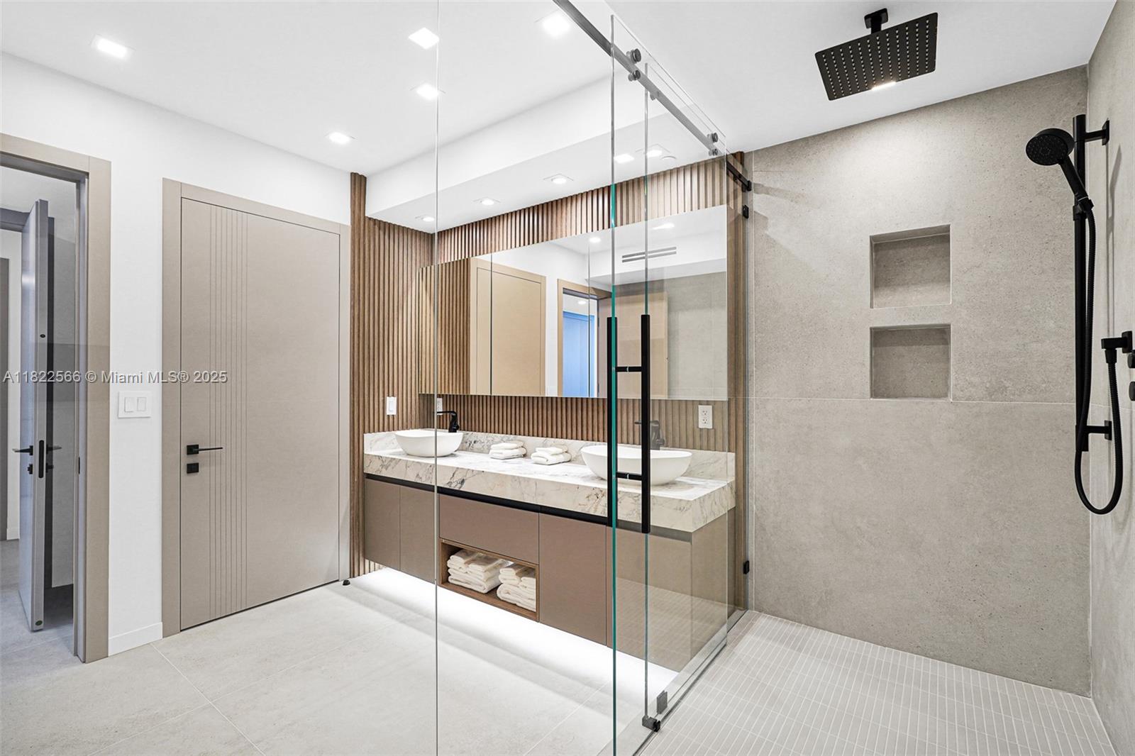 Diplomat Residences - Residential Lease