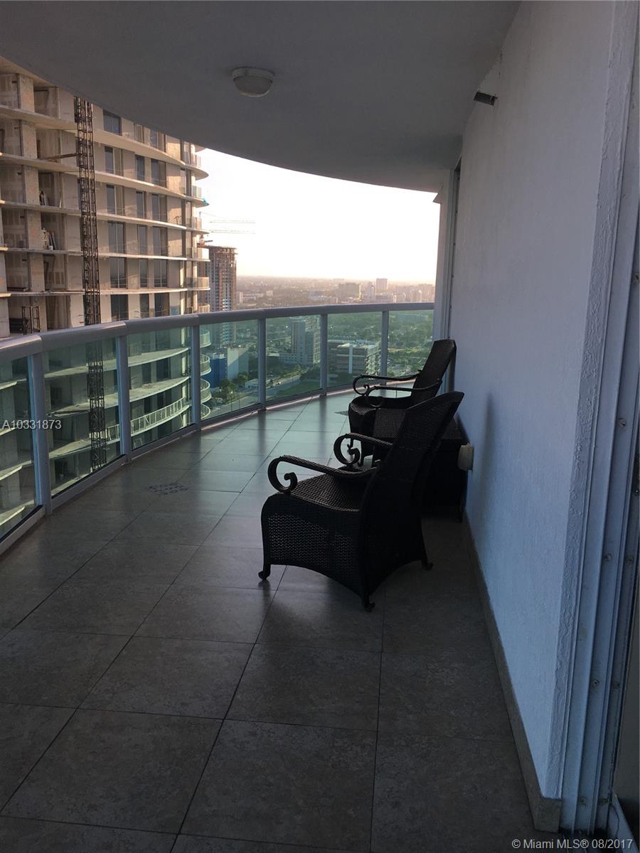 1800 CLUB CONDO - Residential Lease
