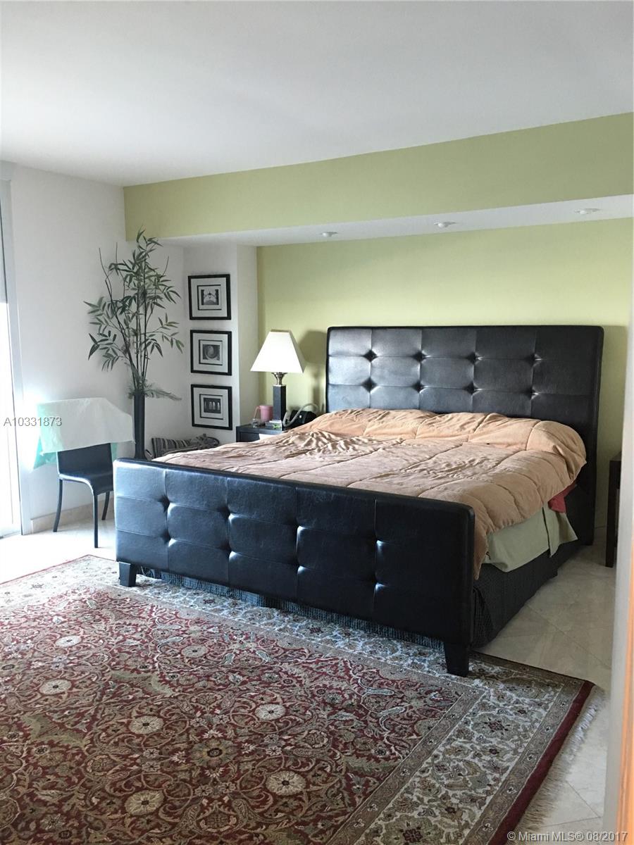 1800 CLUB CONDO - Residential Lease