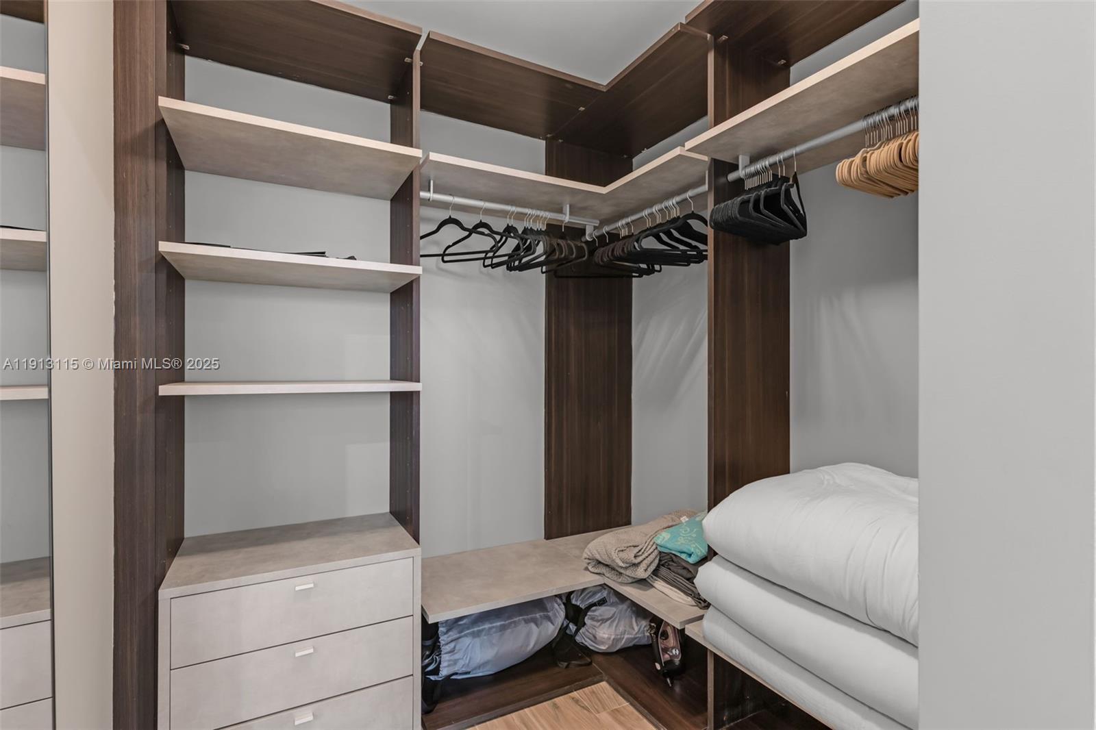 801 SMA RESIDENCES CONDO - Residential Lease