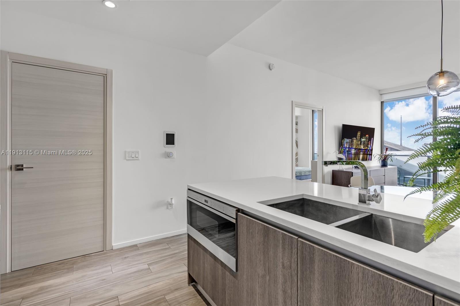 801 SMA RESIDENCES CONDO - Residential Lease