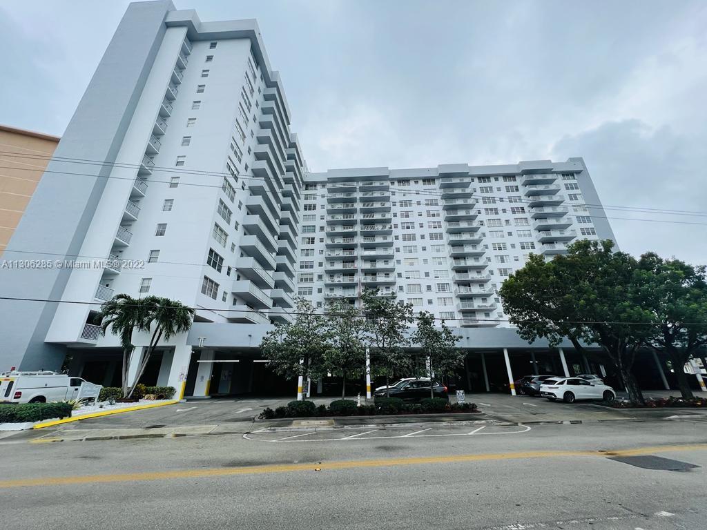 GOLDEN SURF TOWERS CONDO - Residential