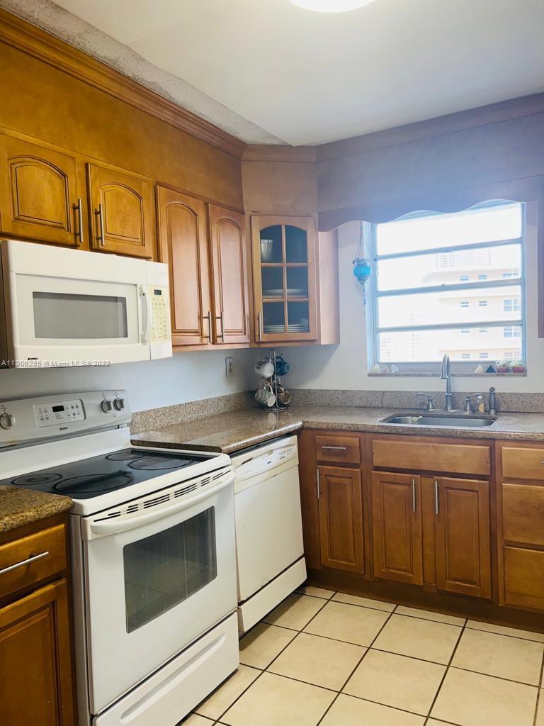 GOLDEN SURF TOWERS CONDO - Residential