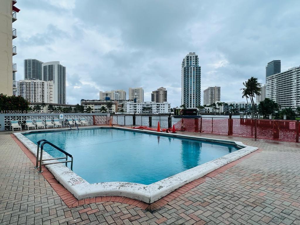 GOLDEN SURF TOWERS CONDO - Residential