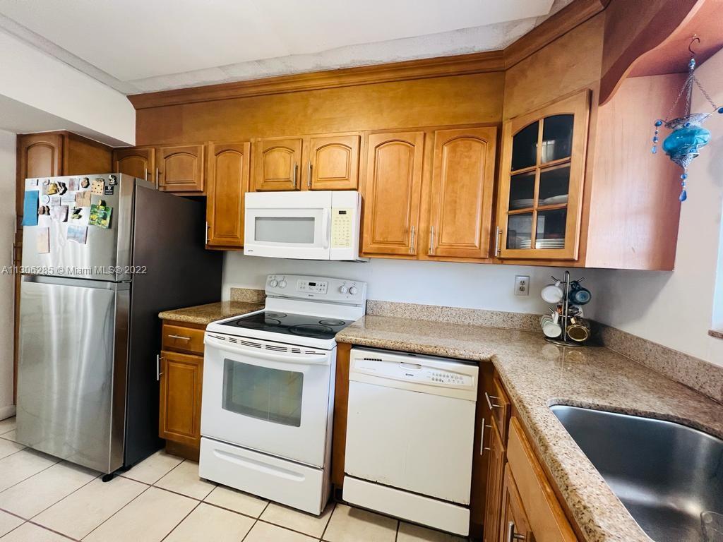 GOLDEN SURF TOWERS CONDO - Residential