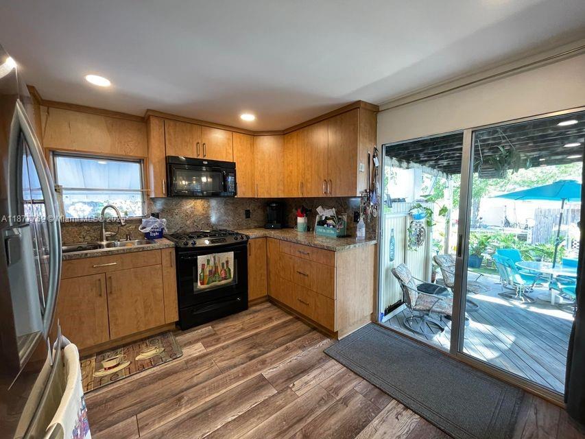 KEY LARGO TRAILER VILLAGE - Residential