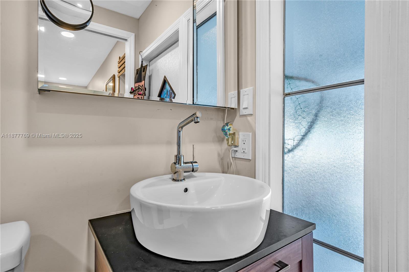 KEY LARGO TRAILER VILLAGE - Residential