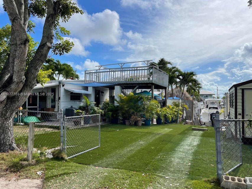KEY LARGO TRAILER VILLAGE - Residential