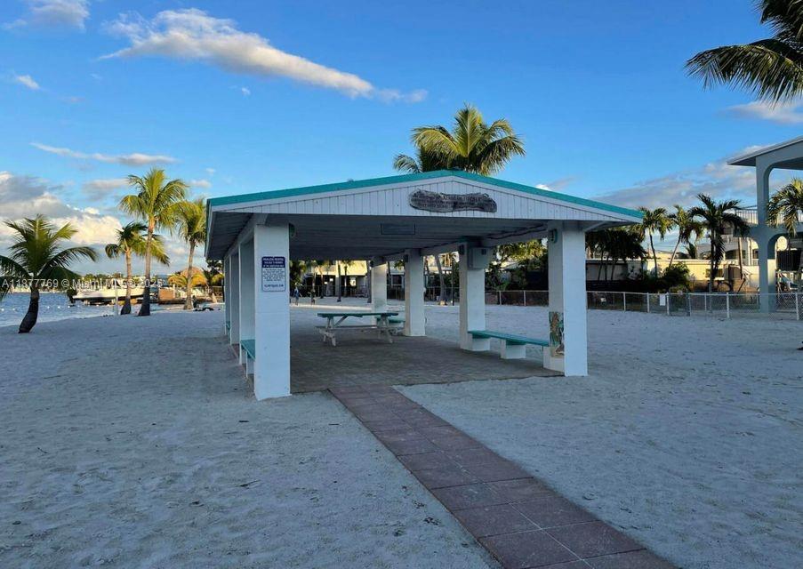 KEY LARGO TRAILER VILLAGE - Residential