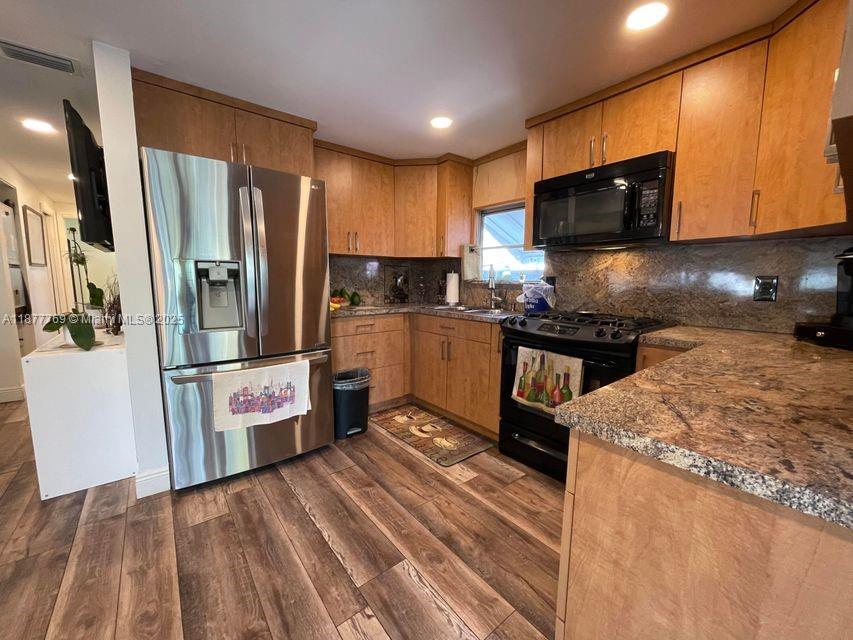 KEY LARGO TRAILER VILLAGE - Residential