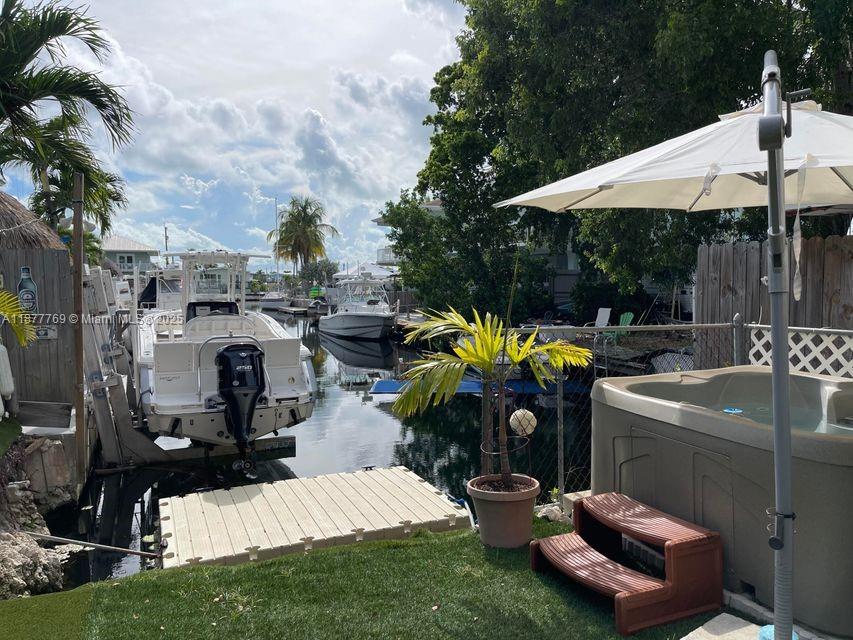 KEY LARGO TRAILER VILLAGE - Residential