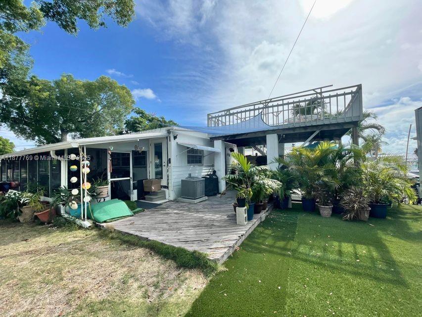 KEY LARGO TRAILER VILLAGE - Residential