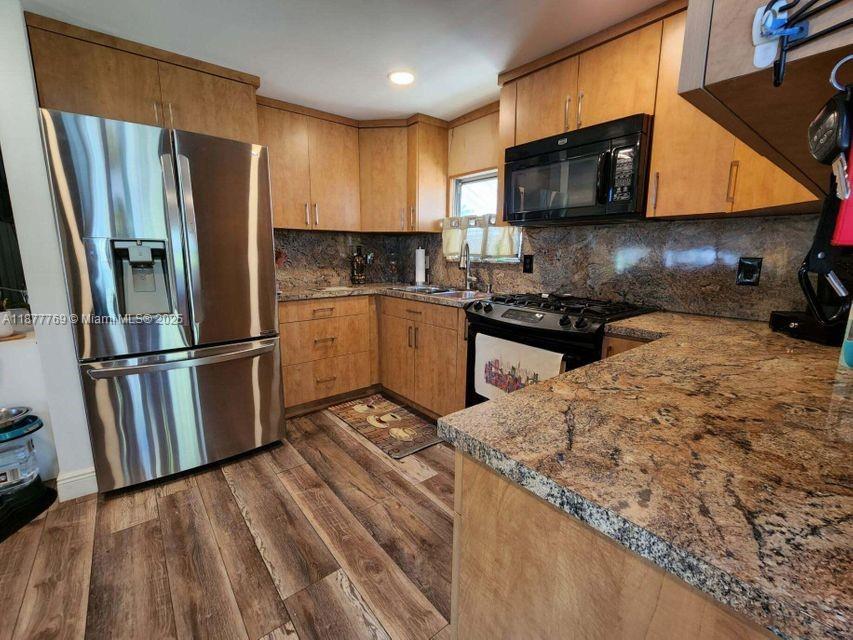 KEY LARGO TRAILER VILLAGE - Residential