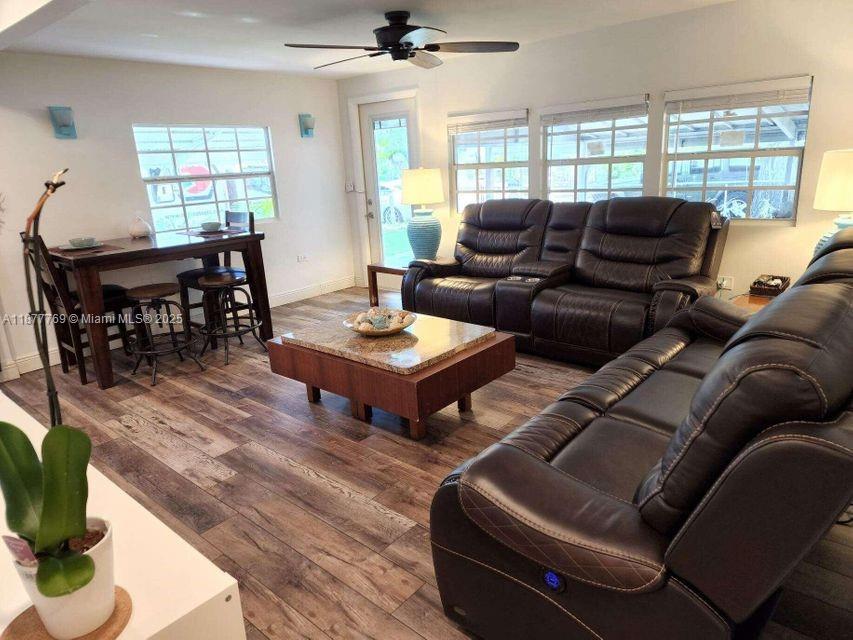 KEY LARGO TRAILER VILLAGE - Residential