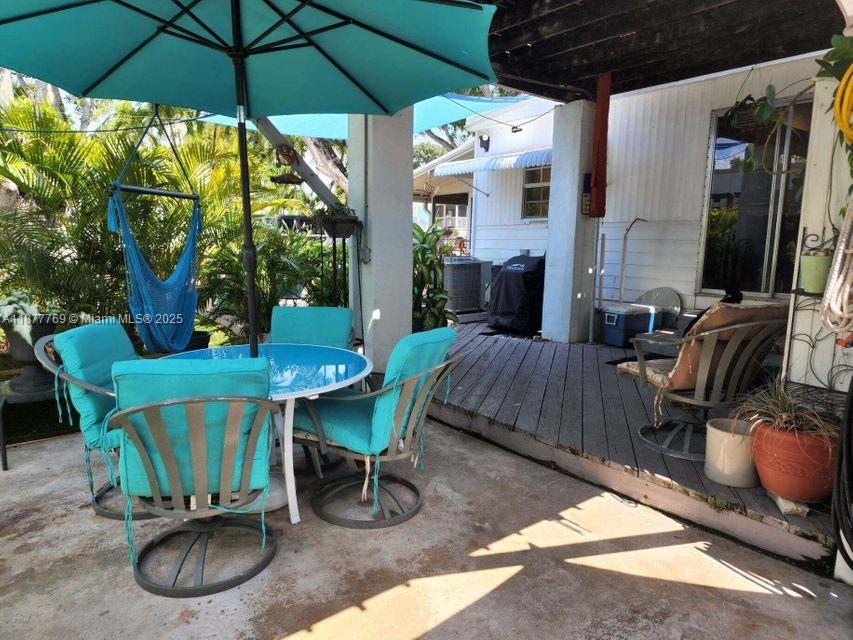 KEY LARGO TRAILER VILLAGE - Residential