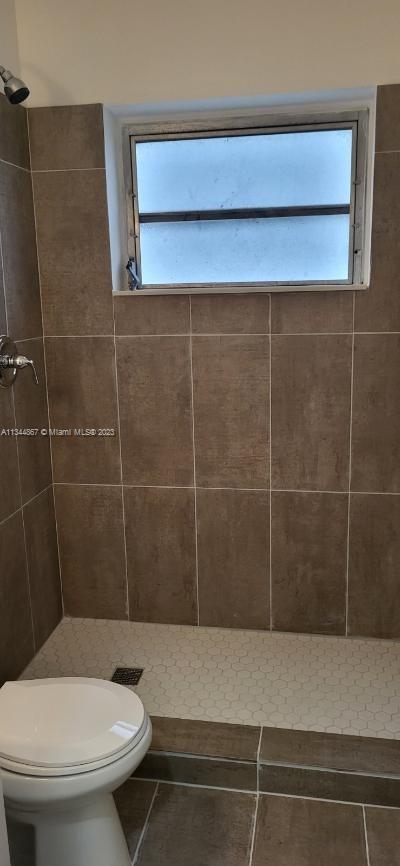 CORAL GABLES SEC K - Residential Lease