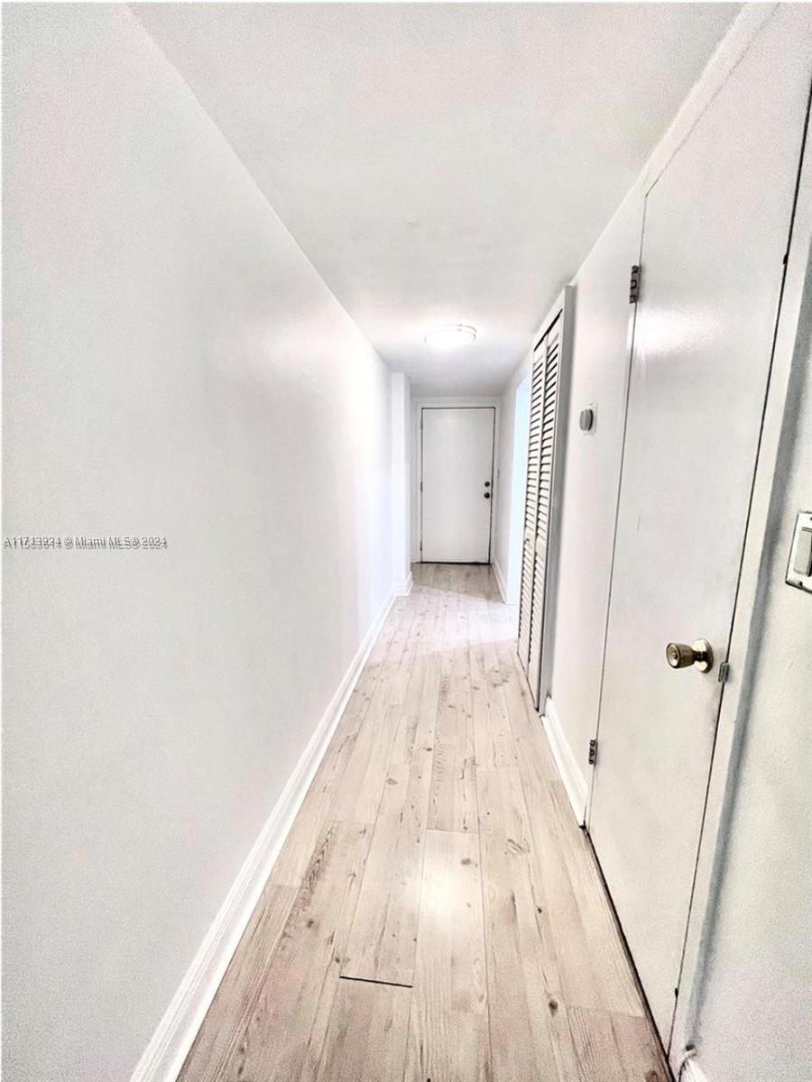 EASTERN SHORES WHITE HOUS - Residential