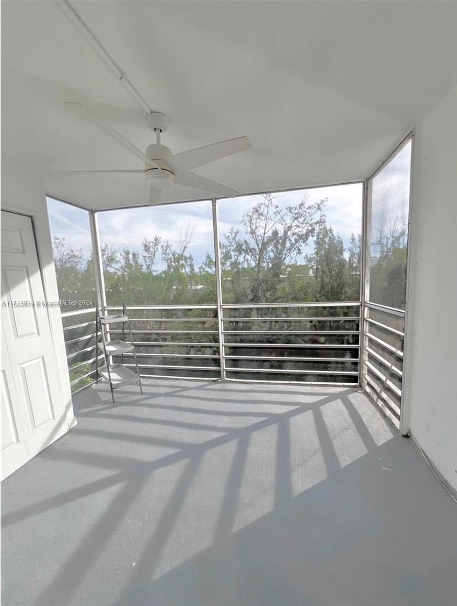 EASTERN SHORES WHITE HOUS - Residential