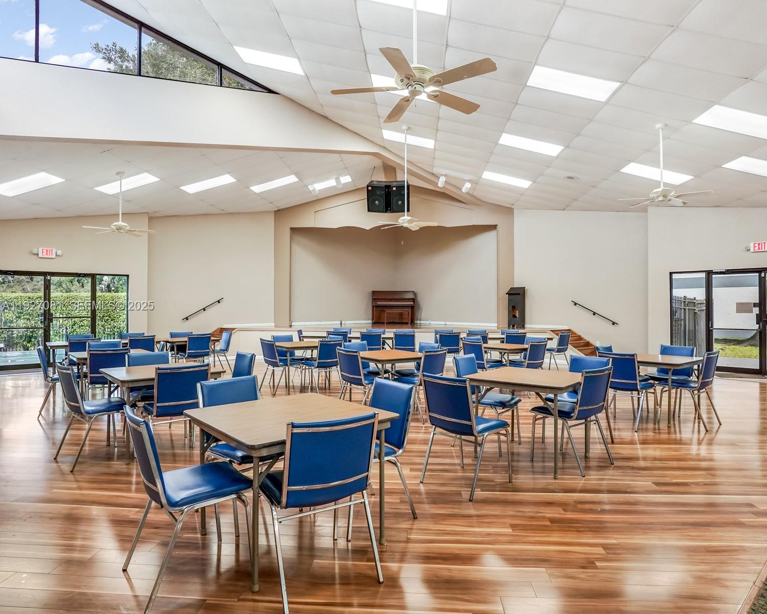 SANDS POINT CONDOMINIUM I - Residential