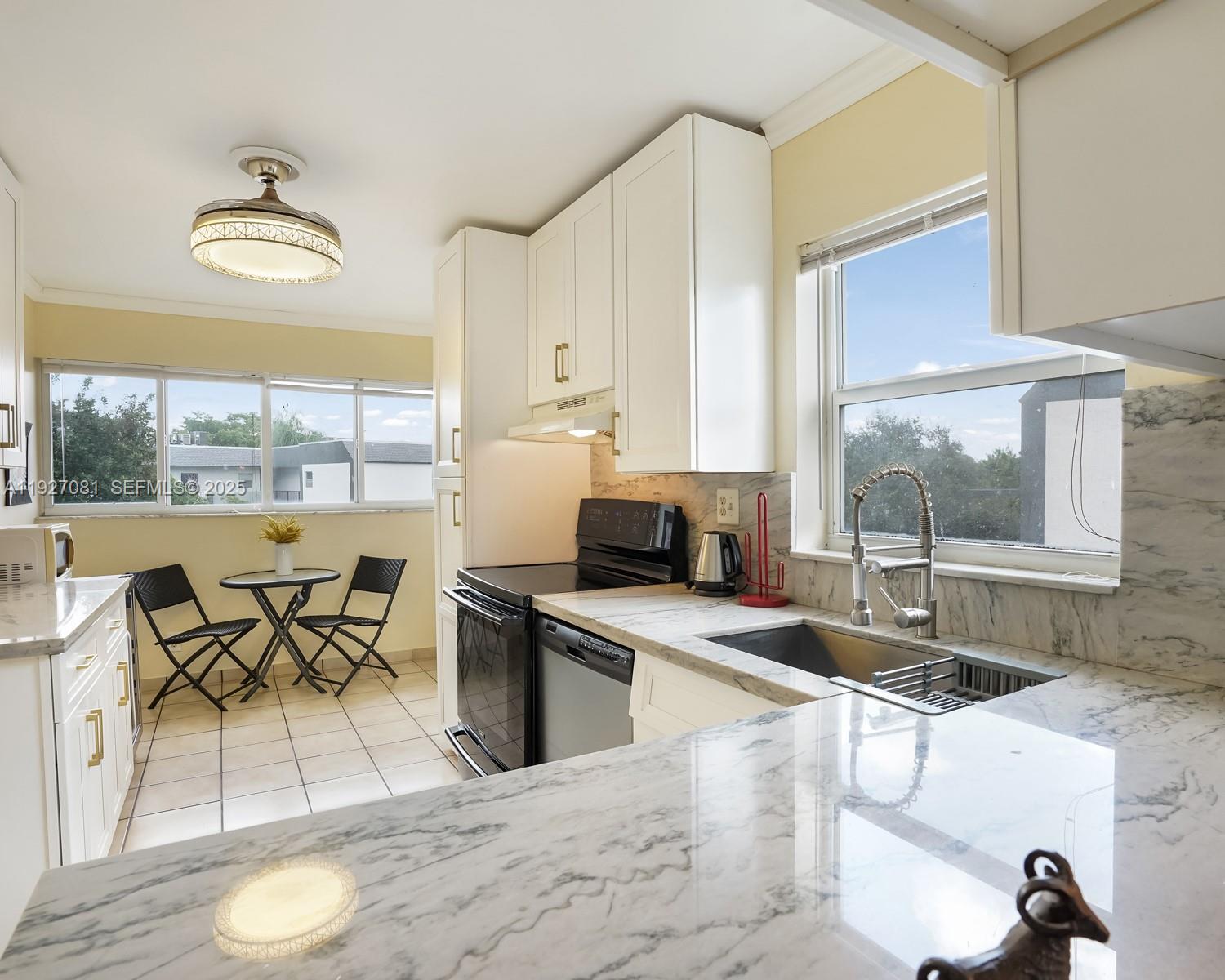 SANDS POINT CONDOMINIUM I - Residential