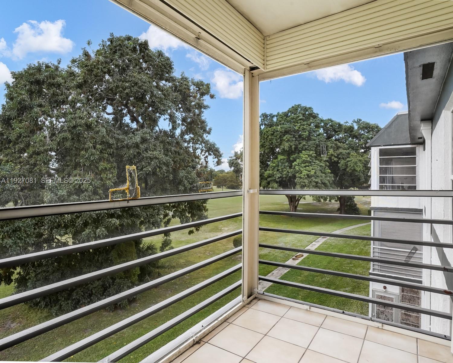 SANDS POINT CONDOMINIUM I - Residential