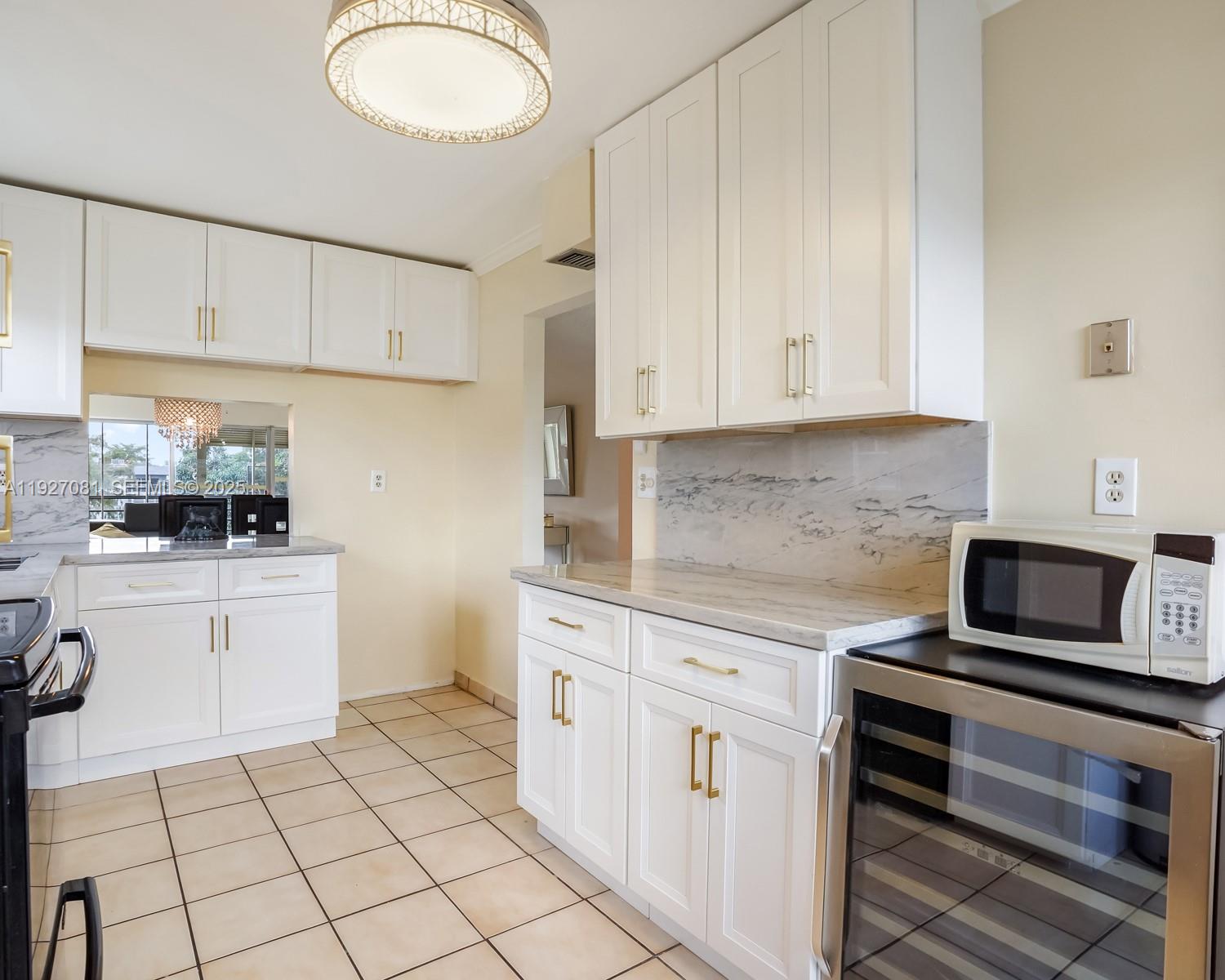 SANDS POINT CONDOMINIUM I - Residential