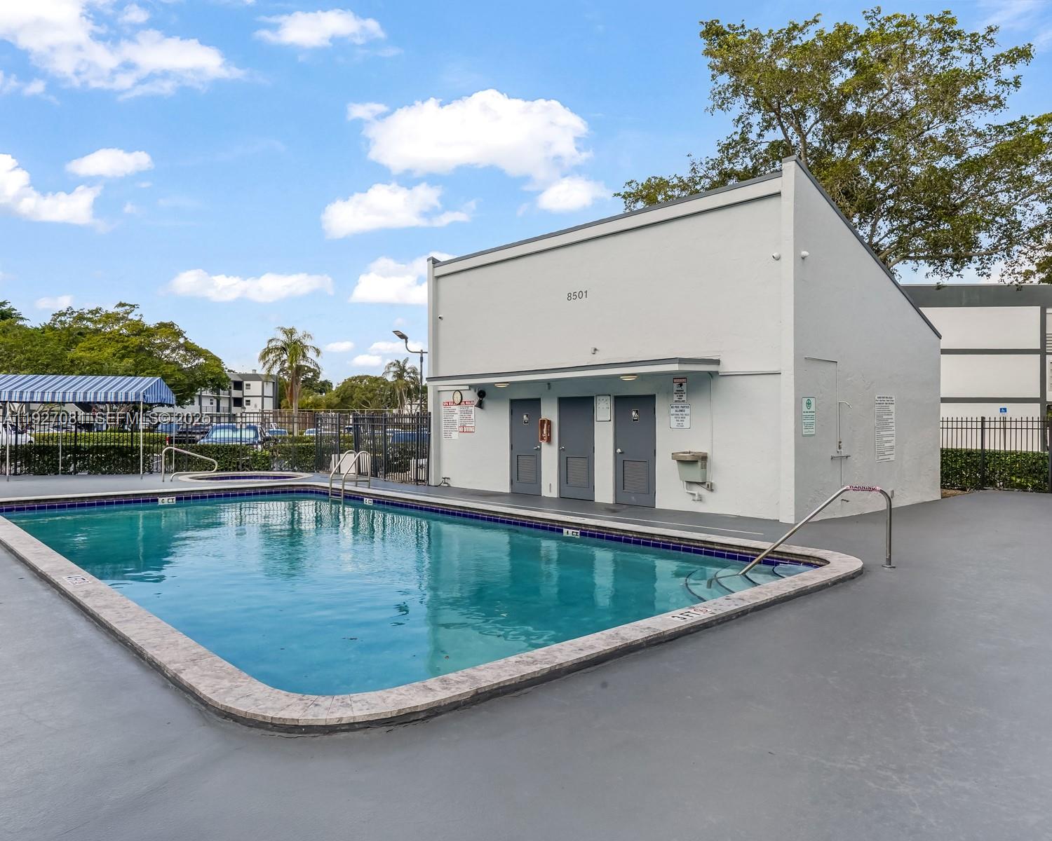 SANDS POINT CONDOMINIUM I - Residential