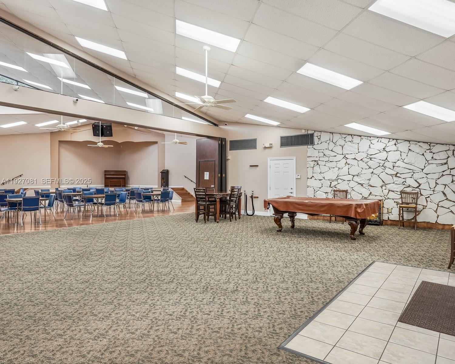 SANDS POINT CONDOMINIUM I - Residential