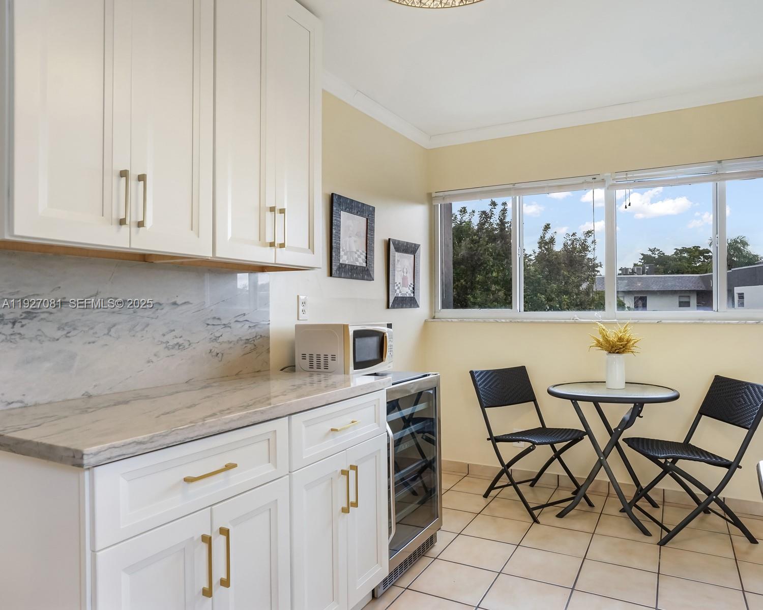 SANDS POINT CONDOMINIUM I - Residential