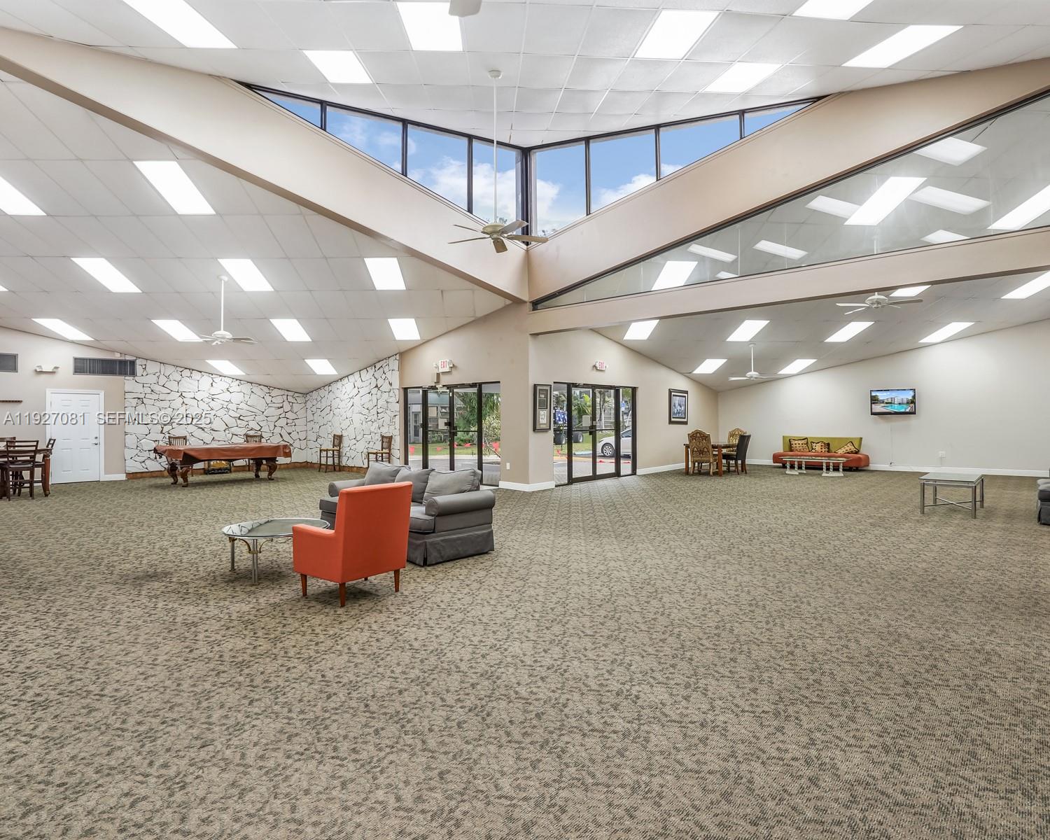 SANDS POINT CONDOMINIUM I - Residential