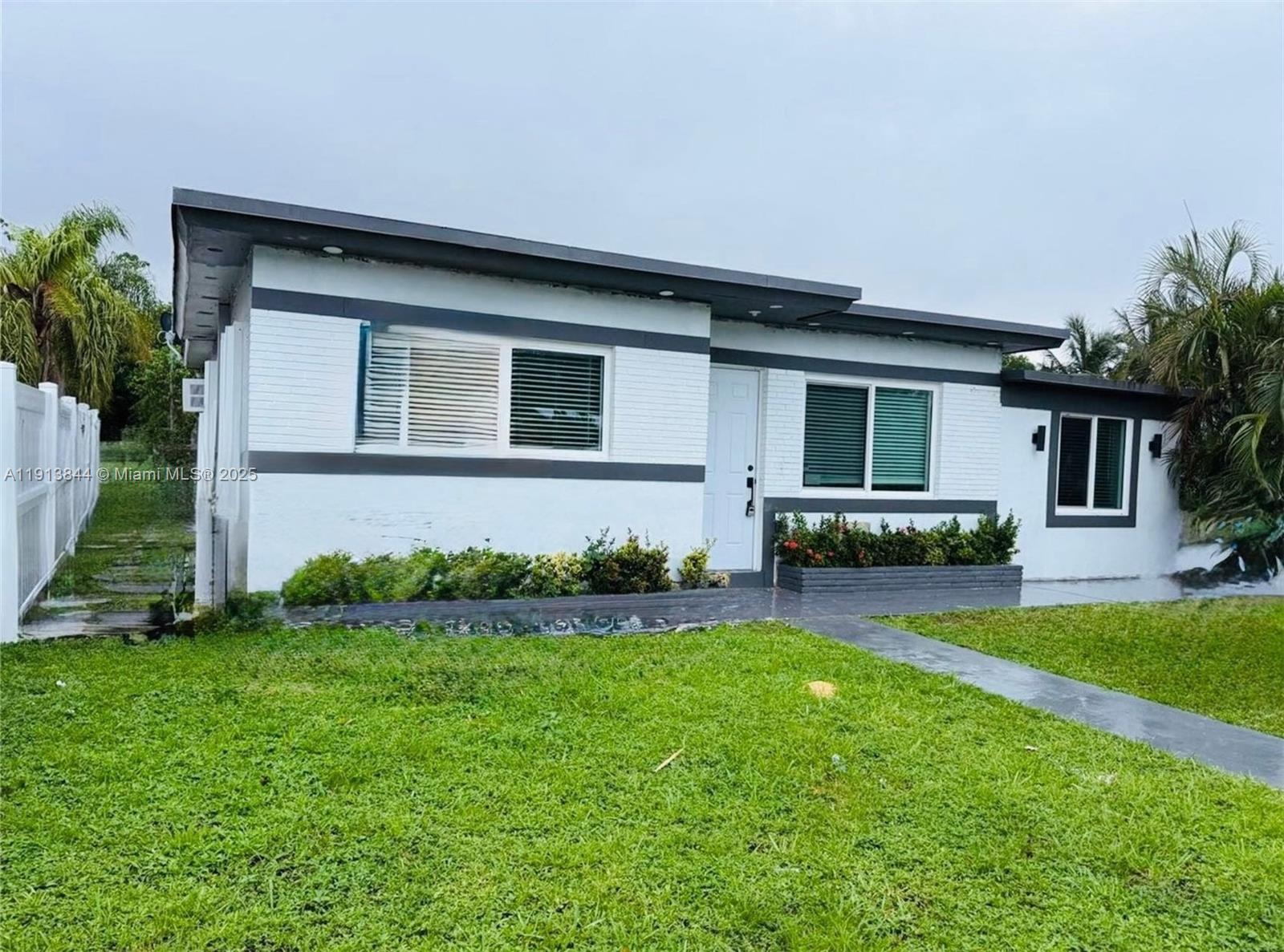 HOLLYWOOD BEACH HEIGHTS S - Residential Lease